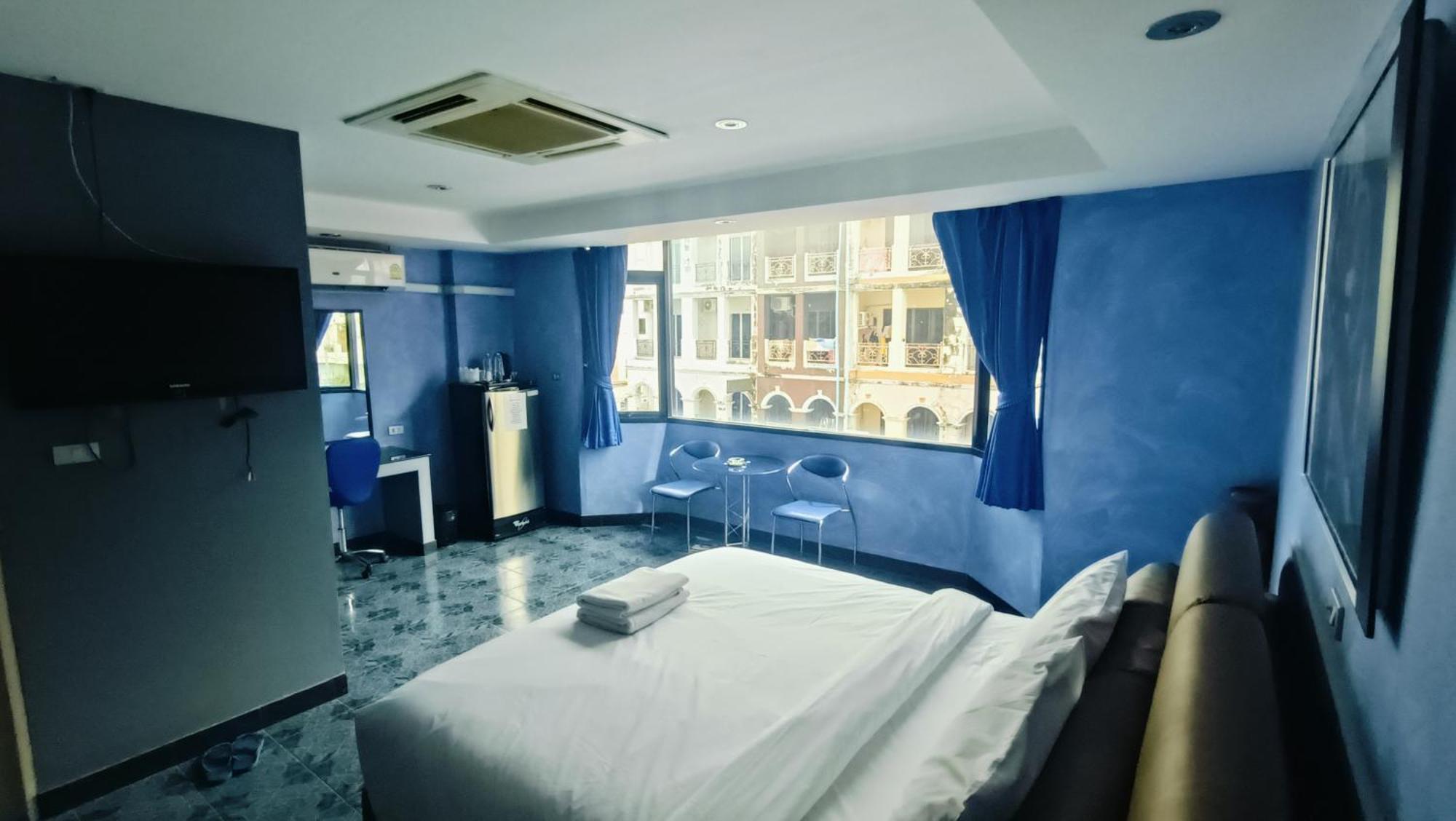 Koenig Hotel Pattaya Near Walking Street Exterior photo