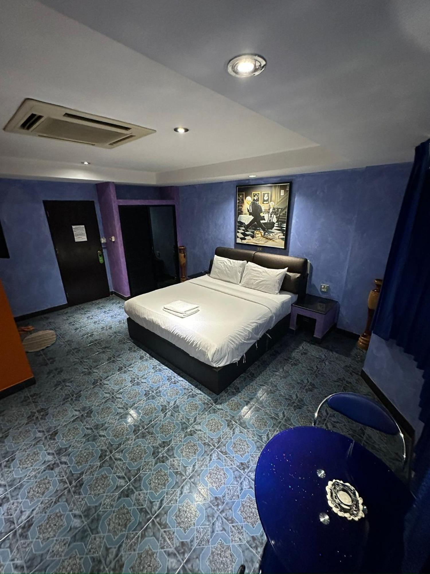 Koenig Hotel Pattaya Near Walking Street Exterior photo