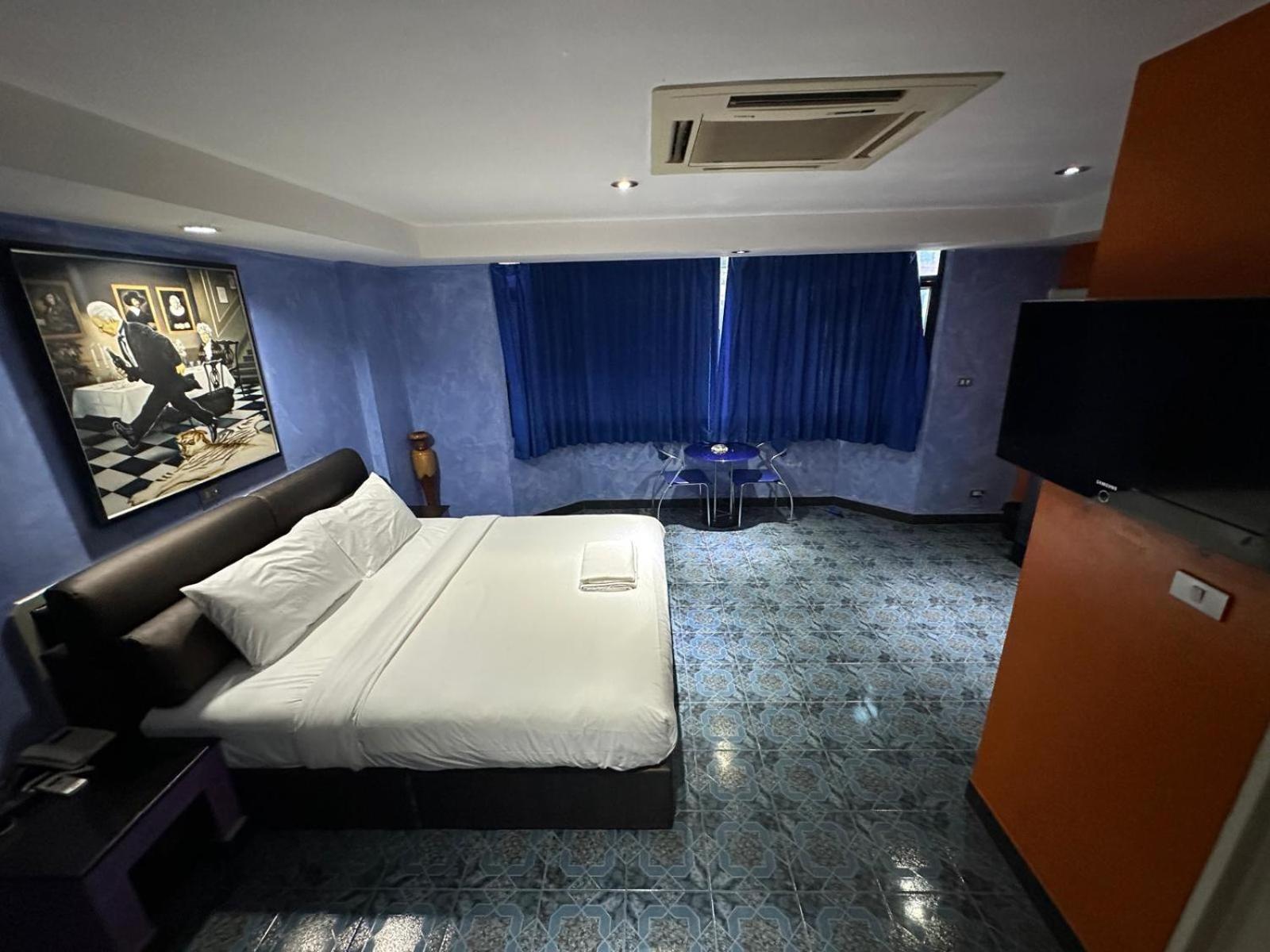 Koenig Hotel Pattaya Near Walking Street Exterior photo